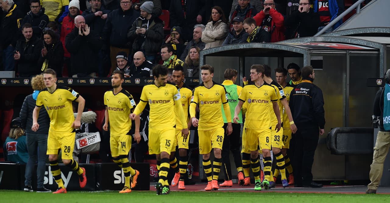 Luego de poco más de 5 minutos de inactividad los equipos saltaron de nuevo al terreno de juego para reanudar las acciones. Y dejar la polémica sucedida como un incidente aislado.