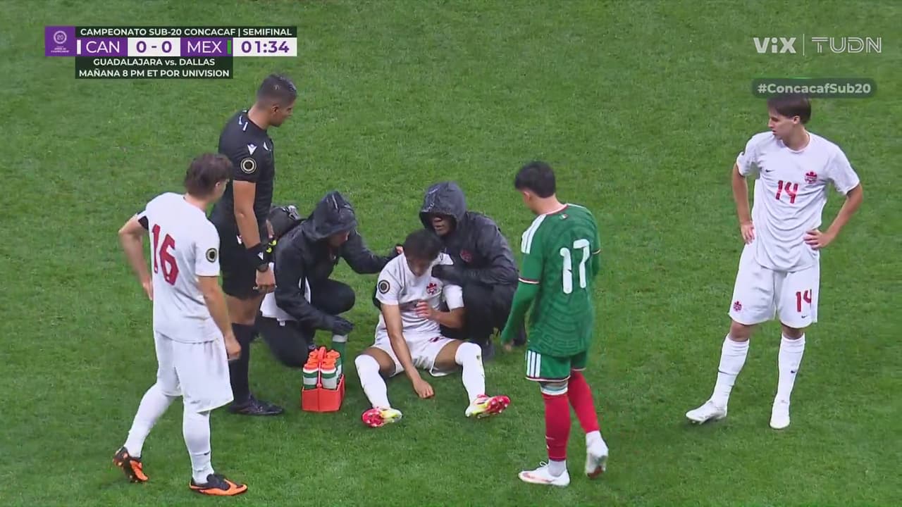 ¡Se va lesionado! Bossenberry sale a los dos minutos de juego
