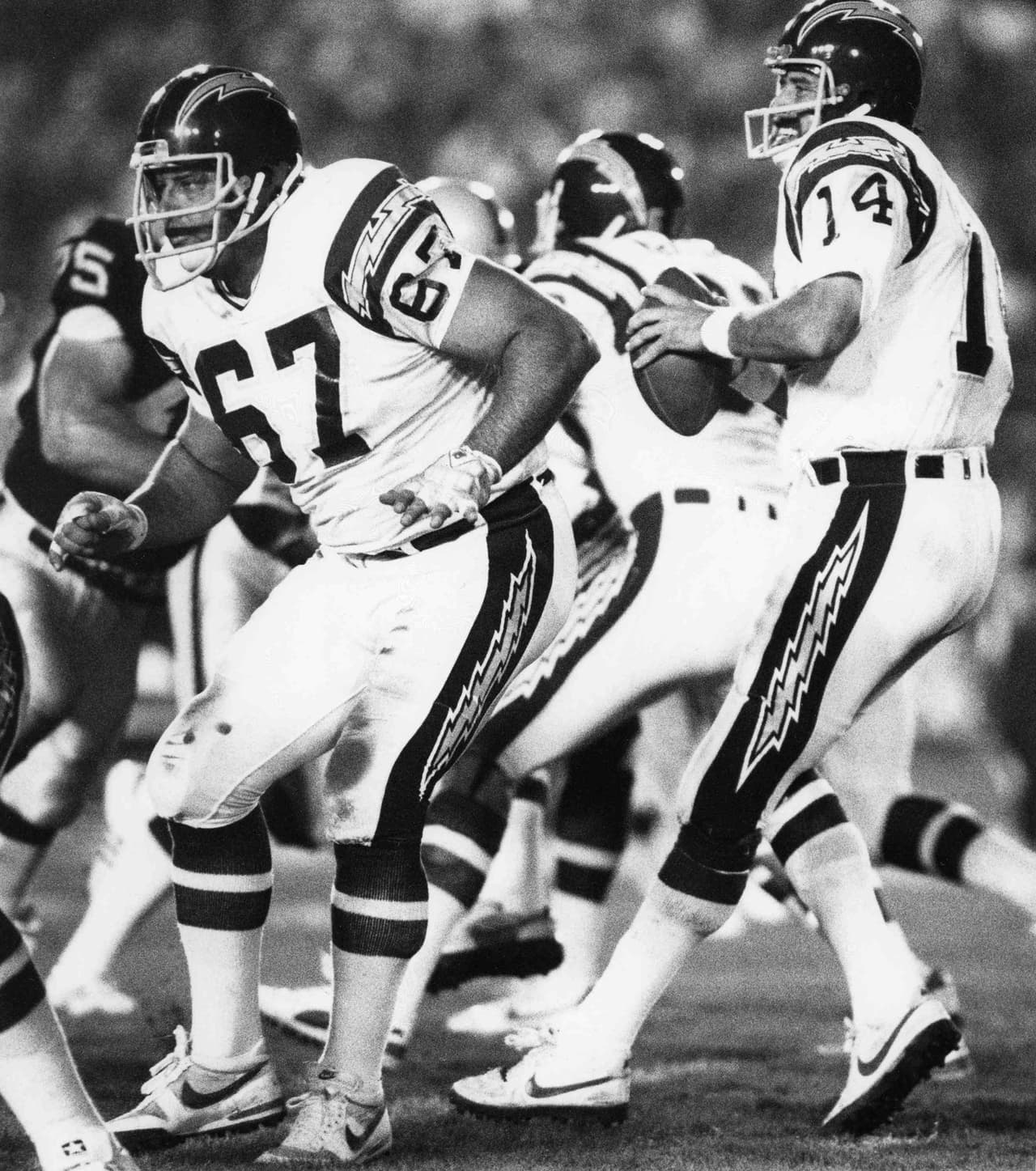 7. 1985 / Pittsburgh Steelers - San Diego Chargers. Anotaron 98 puntos entre ambos. Marcador final: San Diego 54 - 44 Pittsburgh.