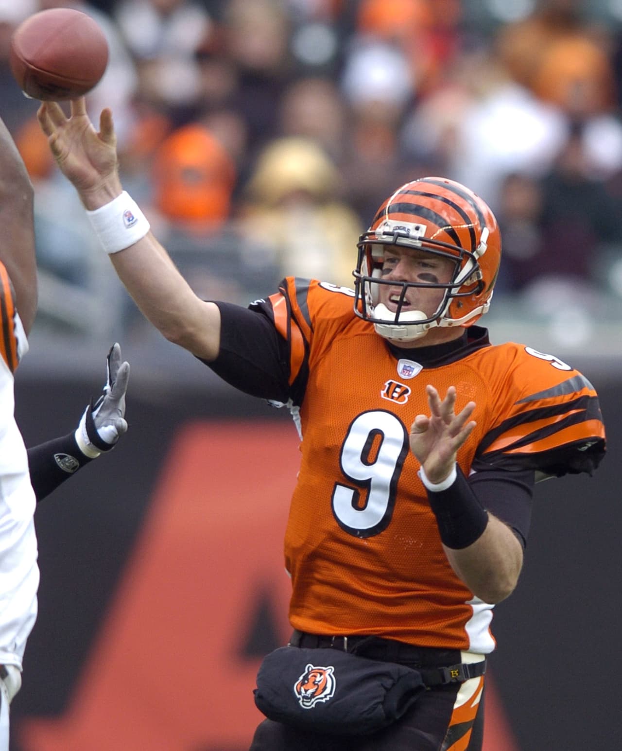 2. 2004 / Cincinnati Bengals - Cleveland Browns. Anotaron 106 puntos entre ambas escuadras, el marcador fue Cincinnati 58 - 48 Cleveland. Carson Palmer lanzó 4 pases de TD.
