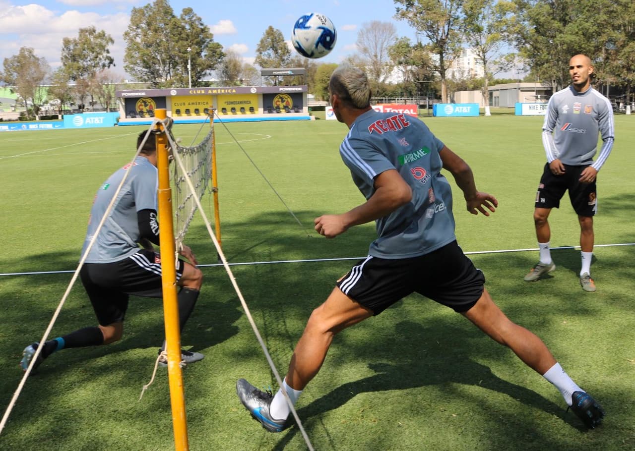 Los de la UANL entrenando en las instalaciones de Coapa.