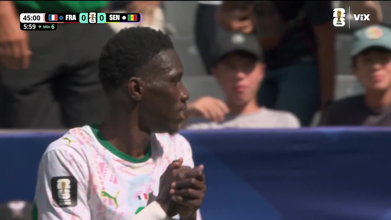 ¡No te lo puedo creer, Sarr! Se pierde el primero de Senegal de forma increíble