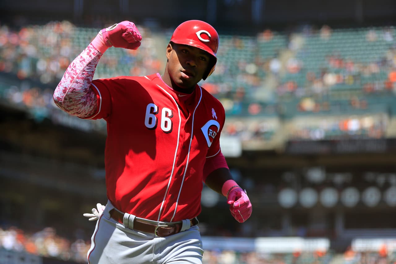 Yasiel Puig, ahora con Cincinnati Reds, fue investigado por un caso de violencia doméstica en diciembre de 2015 por un incidente cuando era jugador de Los Angeles Dodgers. Fue exonerado.