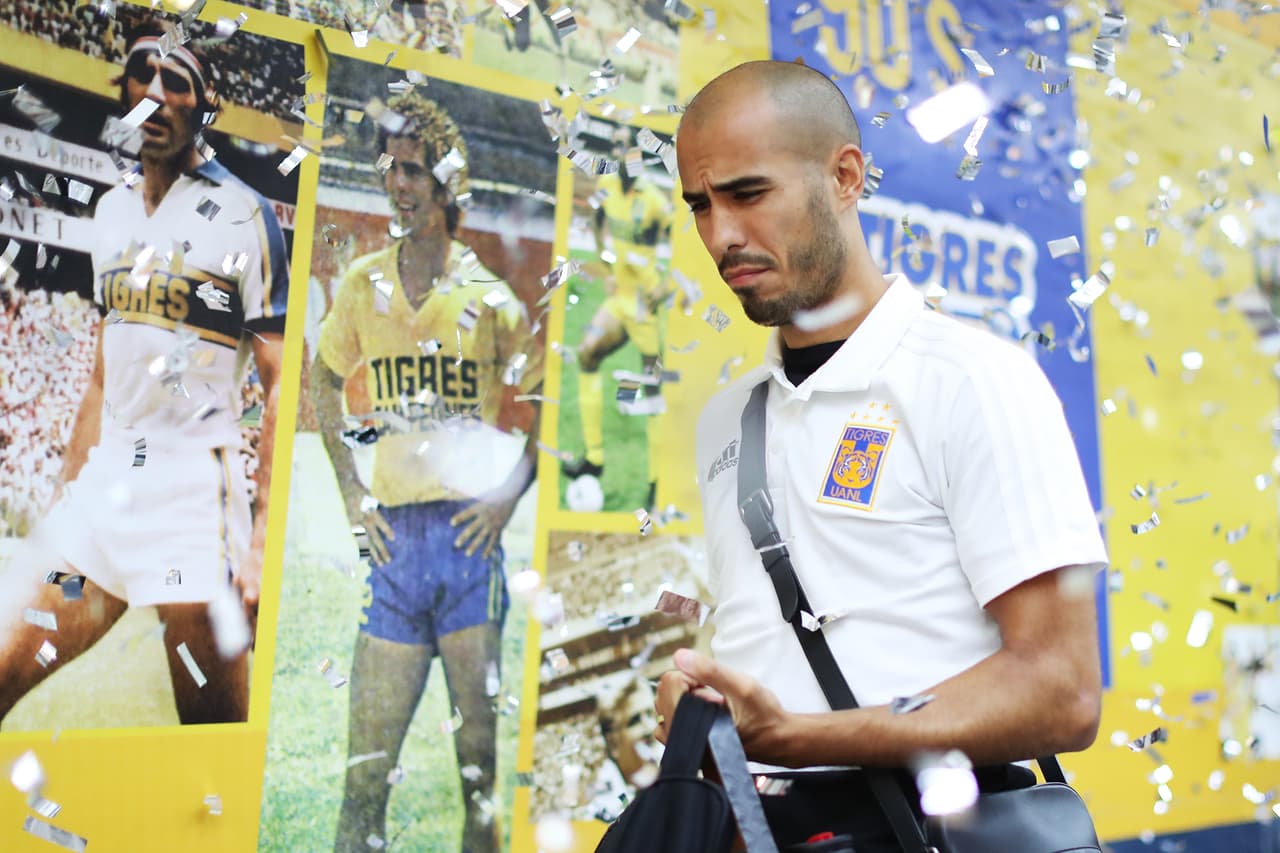 Aficionados de Tigres, mayoritariamente, y del León, tomaron por 'asalto' las inmediaciones del Estadio Universitario para atestiguar el juego de Ida de la Final del Clausura 2019 de la Liga MX en Monterrey. Se esmeraron y le pusieron un fantástico ambiente.
