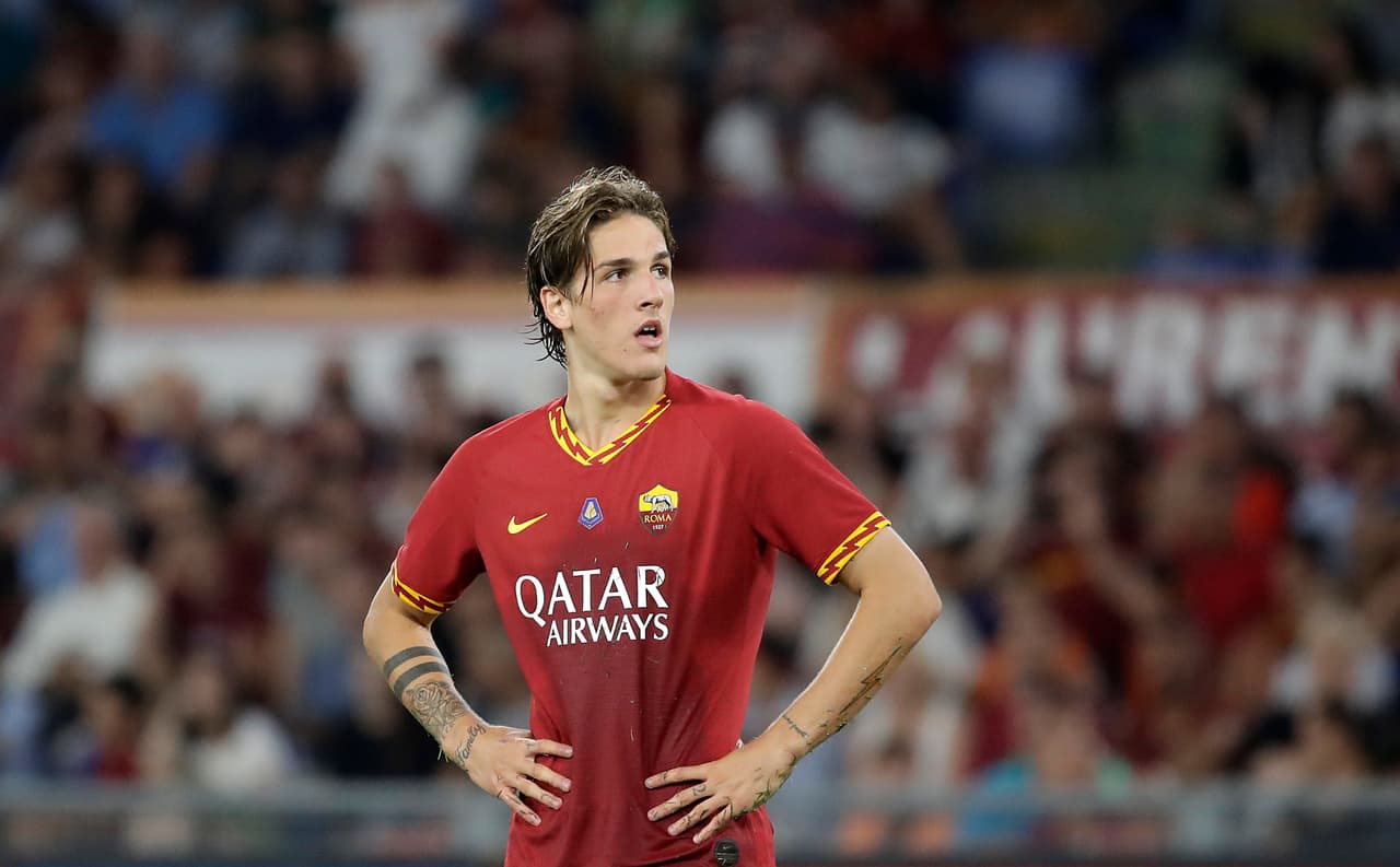Nicolo Zaniolo juega con la Roma y es italiano.