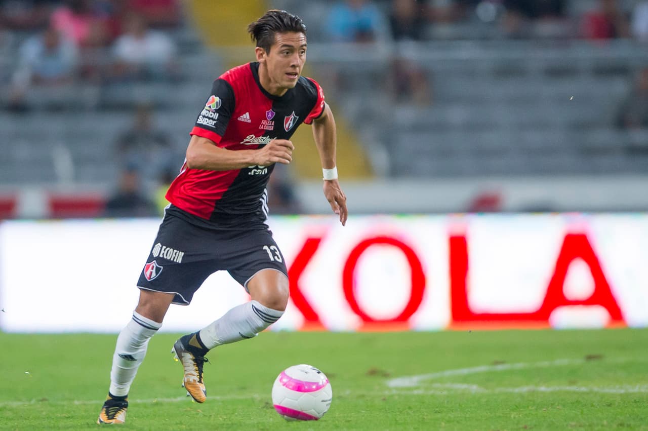 Los cementeros están muy activos y la rumorología dice que también estaría muy próximo de alcanzar un acuerdo Javier Salas del Atlas. Es medio y está en el Atlas.