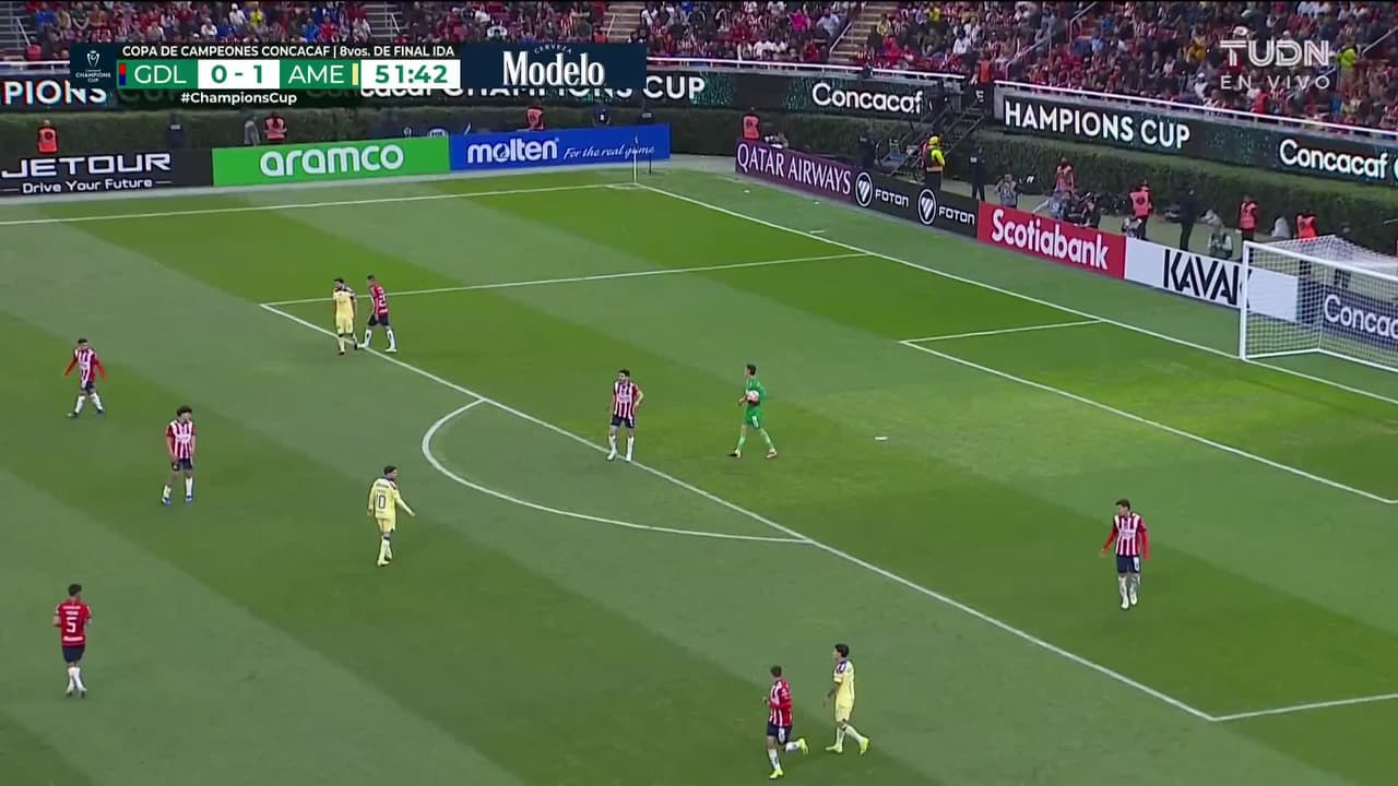 ¡TIRO ATAJADO! disparo por Diego Valdés.