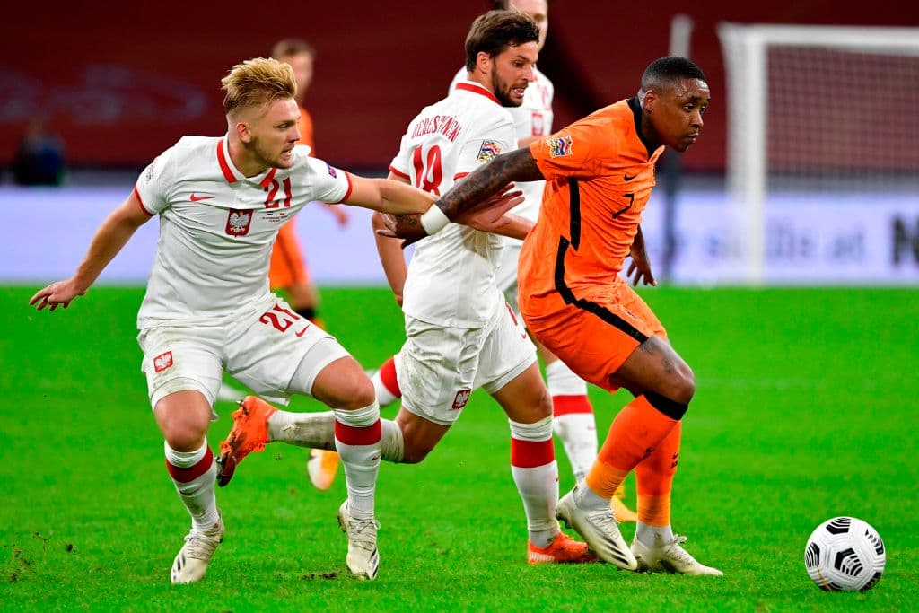 Steven Bergwijn marcó a los 61’ del juego el gol de la victoria para sumar sus primeras tres unidades en la competición.