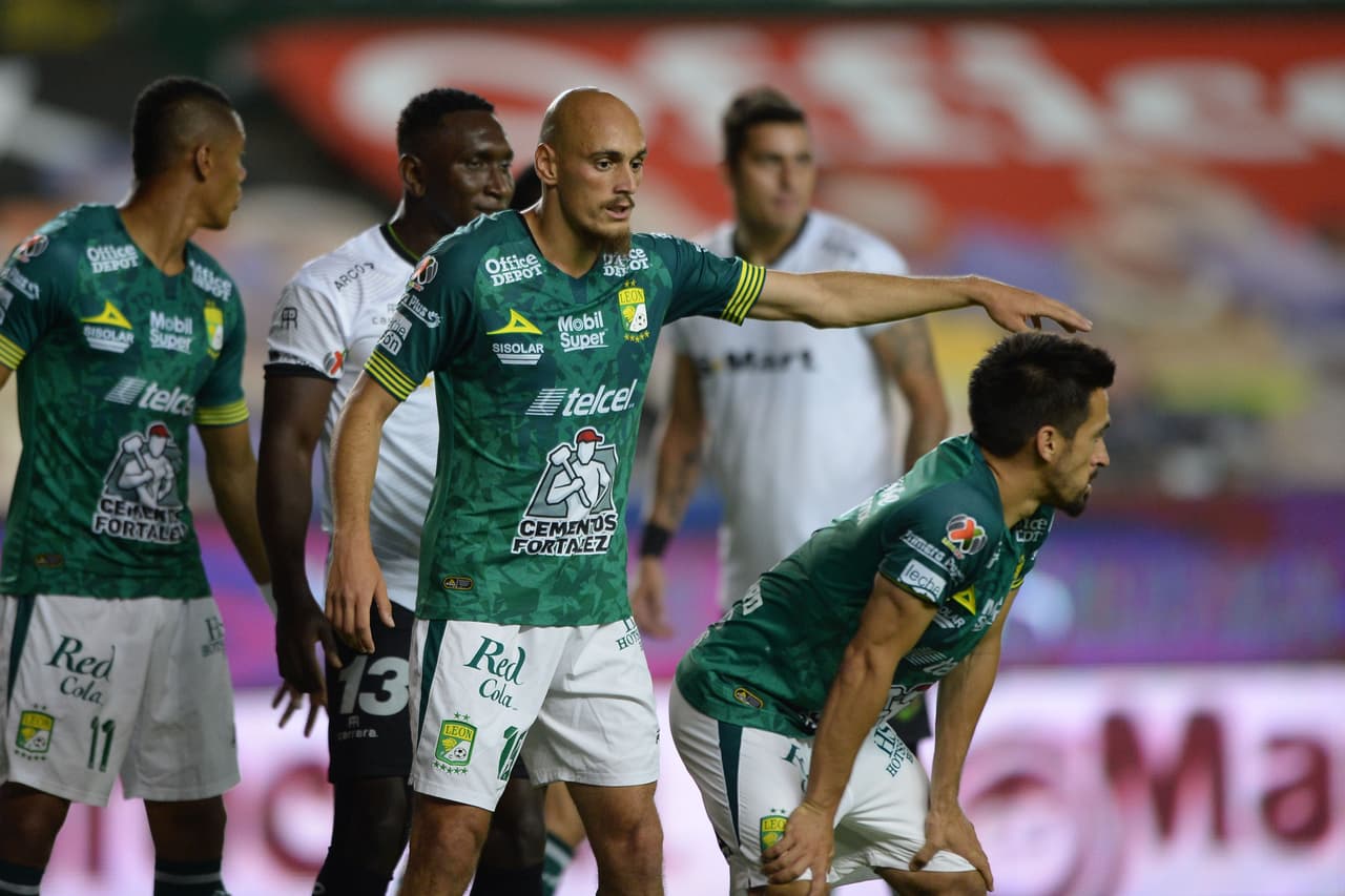 Con doblete de Nickiller y goles del Chapo Montes y Fernando Navarro, el León avanza a la final donde se enfrentarán al Club Pachuca.