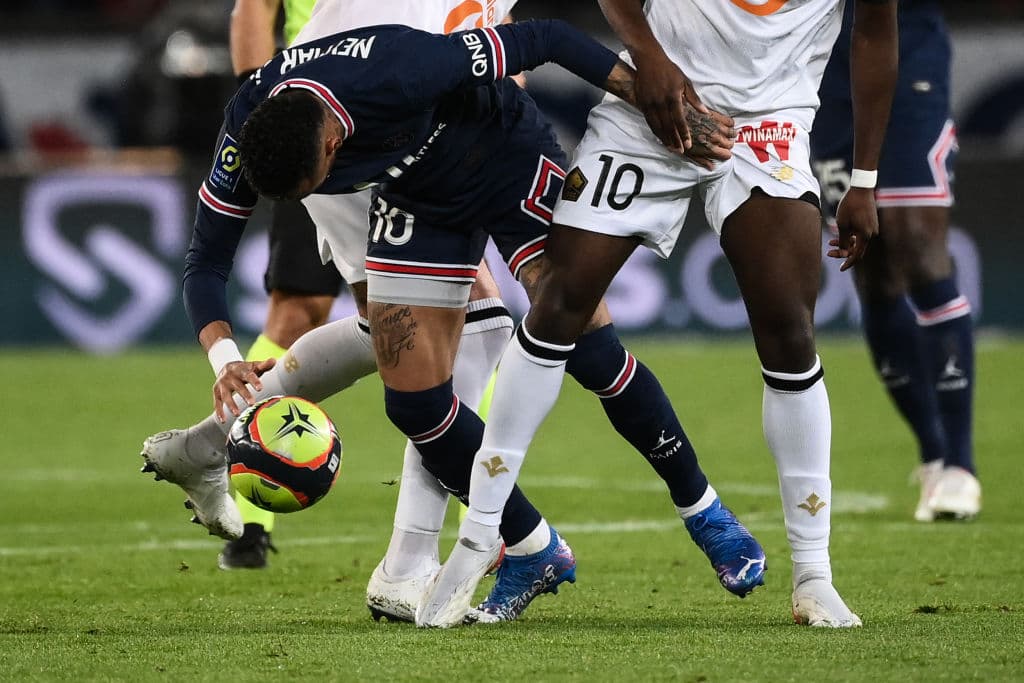 El poder latino le da frutos al PSG y con goles de Marquinhos y Ángle Di María, el PSG vierne de atrás para vencer 2-1 al Lille OSC.