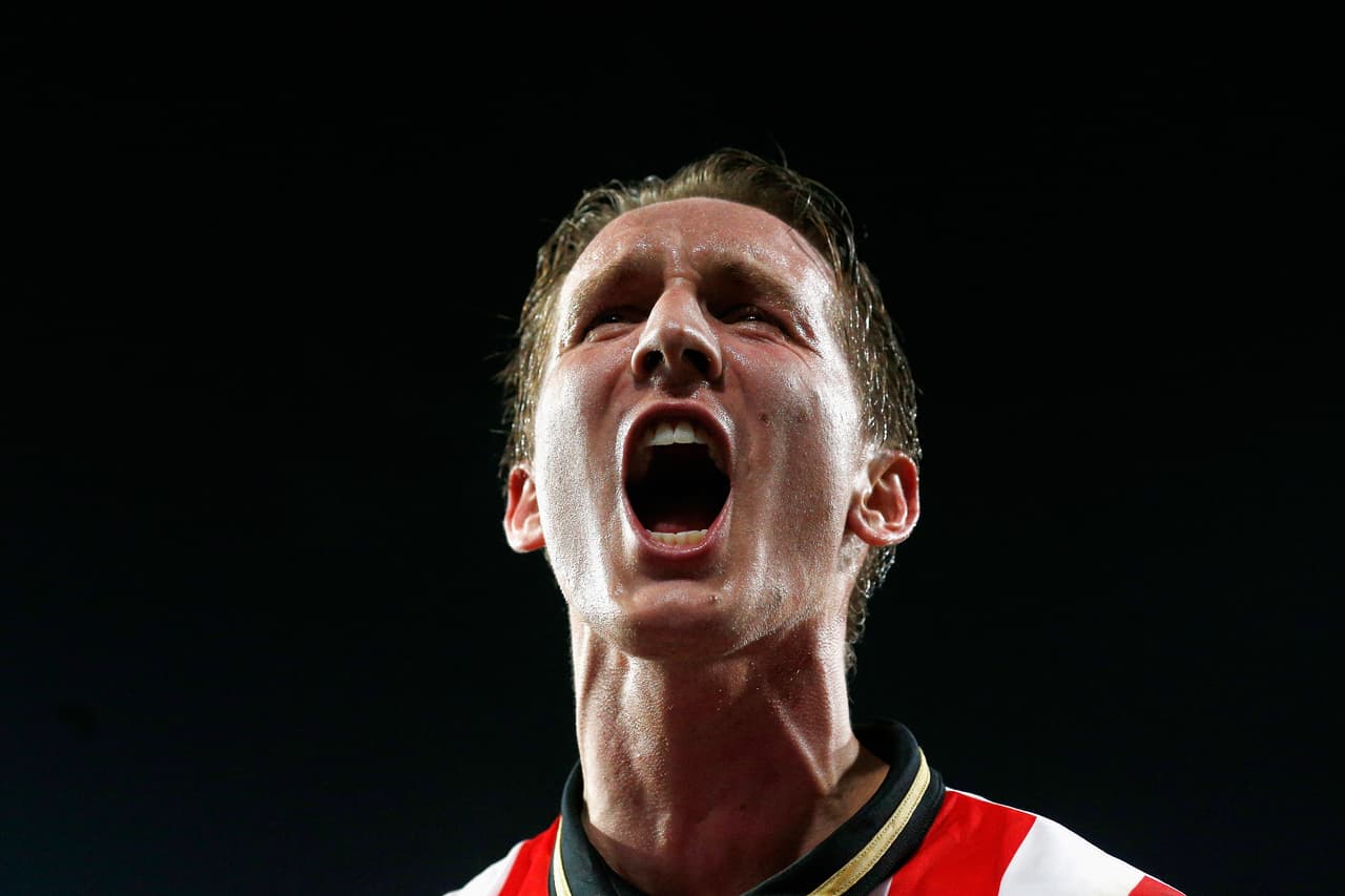 Luuk de Jong hará su regreso al plantel del equipo holandés ya que sirvió su suspensión debida a la acumulación de tarjetas amarillas. El delantero anotó dos goles en sus cinco apariciones para el PSV esta temporada de UCL. En la Eredivisie, lleva 19 goles en 25 apariciones.