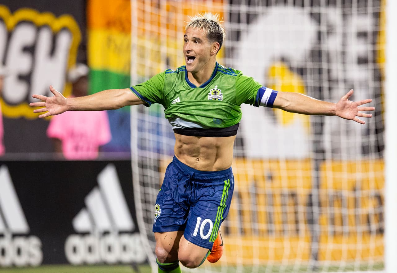 Tras quedar eliminado de la Copa América junto a la selección de Uruguay, Nicolás Lodeiro regresó hecho un torbellino a MLS. El enganche marcó los dos goles del 2-1 como visitante de Seattle Sounders frente a Columbus Crew.