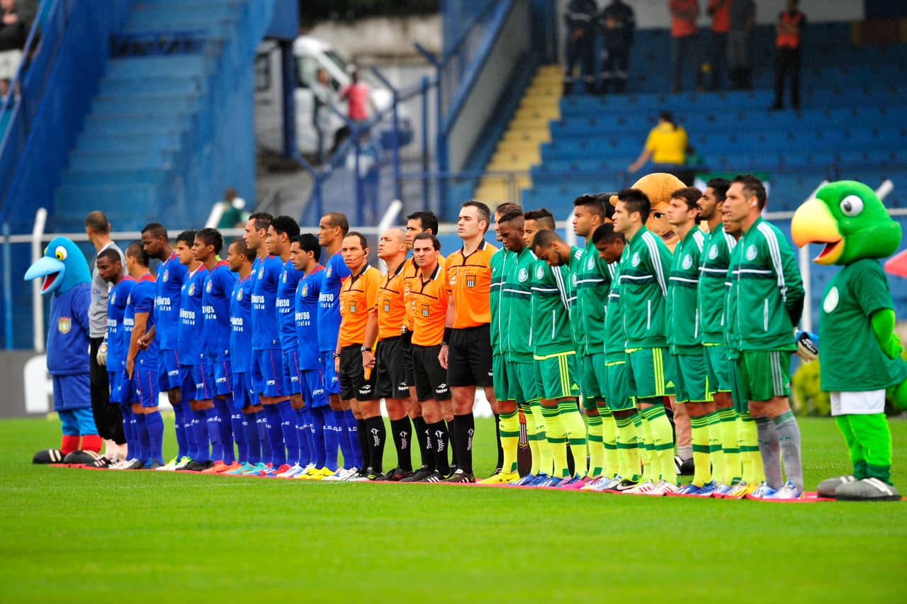 El Sao Caetano fue fundado en Sao Paulo en 1989 y su estadio es el Anacleto Campanella al que le caben 16 mil espectadores.