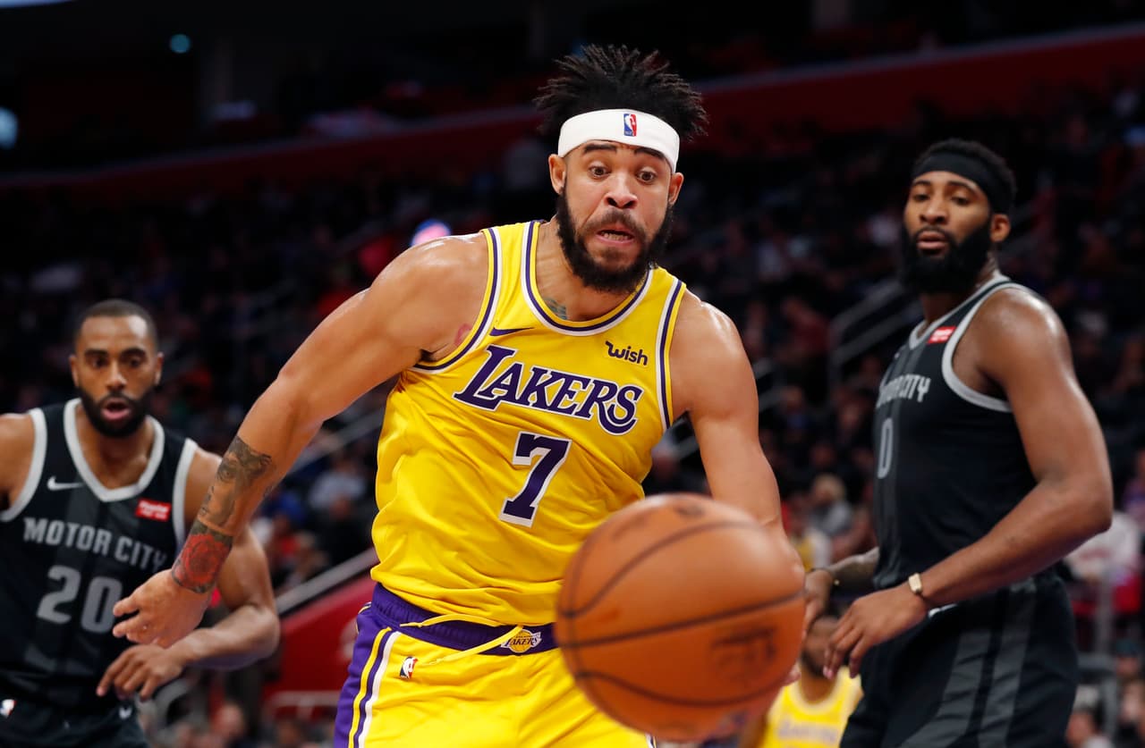 Por otra parte, Los Angeles Lakers siguen sin rumbo al caer 97-111 en su visita a los Detroit Pistons que siguen en zona de Playoffs.