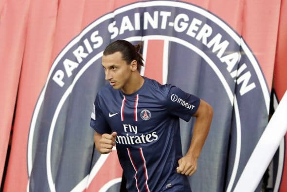 Zlatan Ibrahimovic: El futbolista sueco llega al París Saint-Germain procedente del Milan luego de que los parisinos gastaron cerca de 100 millones de euros en fichajes, 20 de esos millones por 'Ibra' así como un sueldo de millones en dos dígitos. Zlatan ha triunfado con los tres grandes de Italia (Juventus, Inter y Milan) y tuvo un paso agridulce por el Barcelona, pero asume un nuevo reto en busca de darle el título al PSG y traer mayores reflectores a esta Liga.