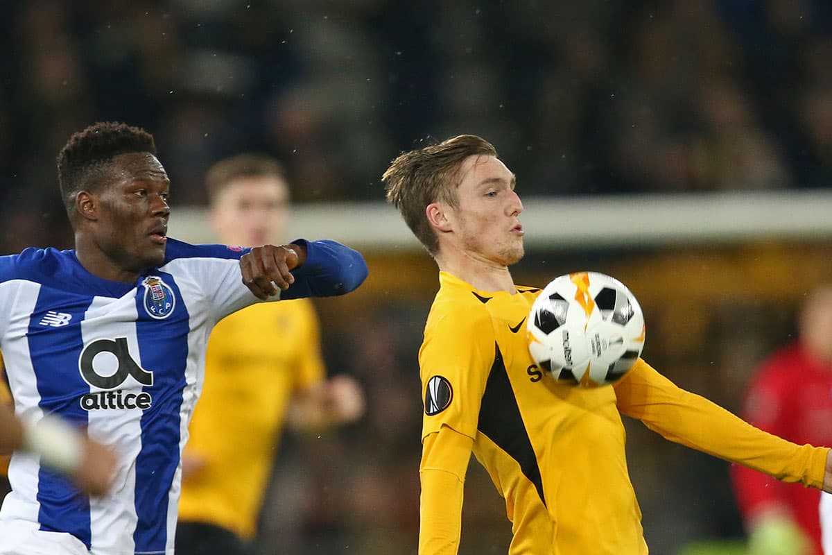 Jesús 'Tecatito' Corona disputó 84 minutos en el triunfo de los Dragones con doblete de Aboubakar en su visita ante Young Boys.