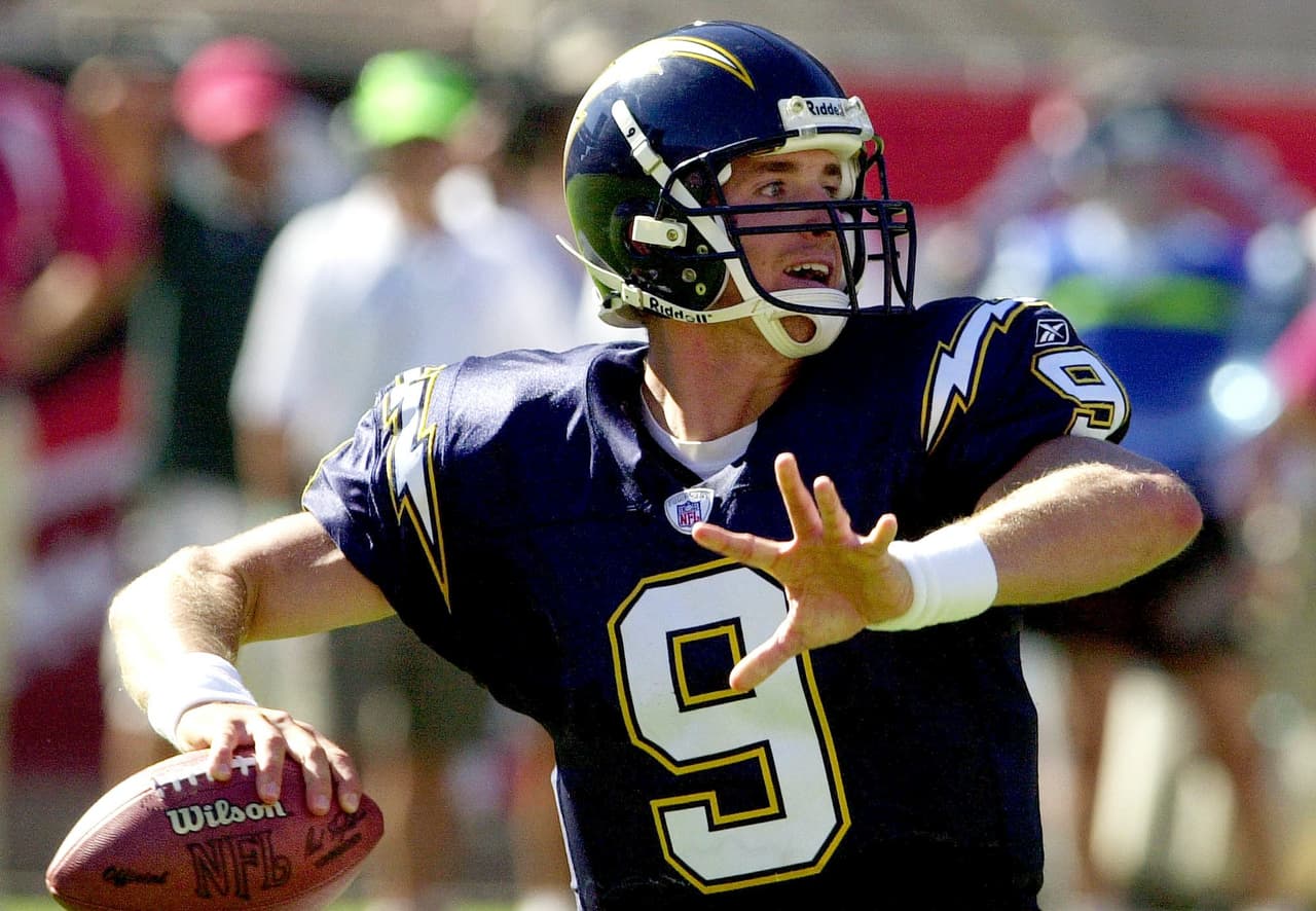 Solo DREW BREES (152 juegos), el miembro del Salón de la Fama DAN MARINO (153) y PEYTON MANNING (154) consiguieron ese hito en menos partidos disputados.