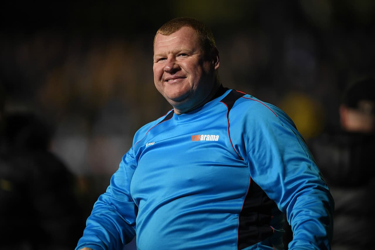 Wayne Shaw fue despedido del Sutton United por sospechas de apuestas.