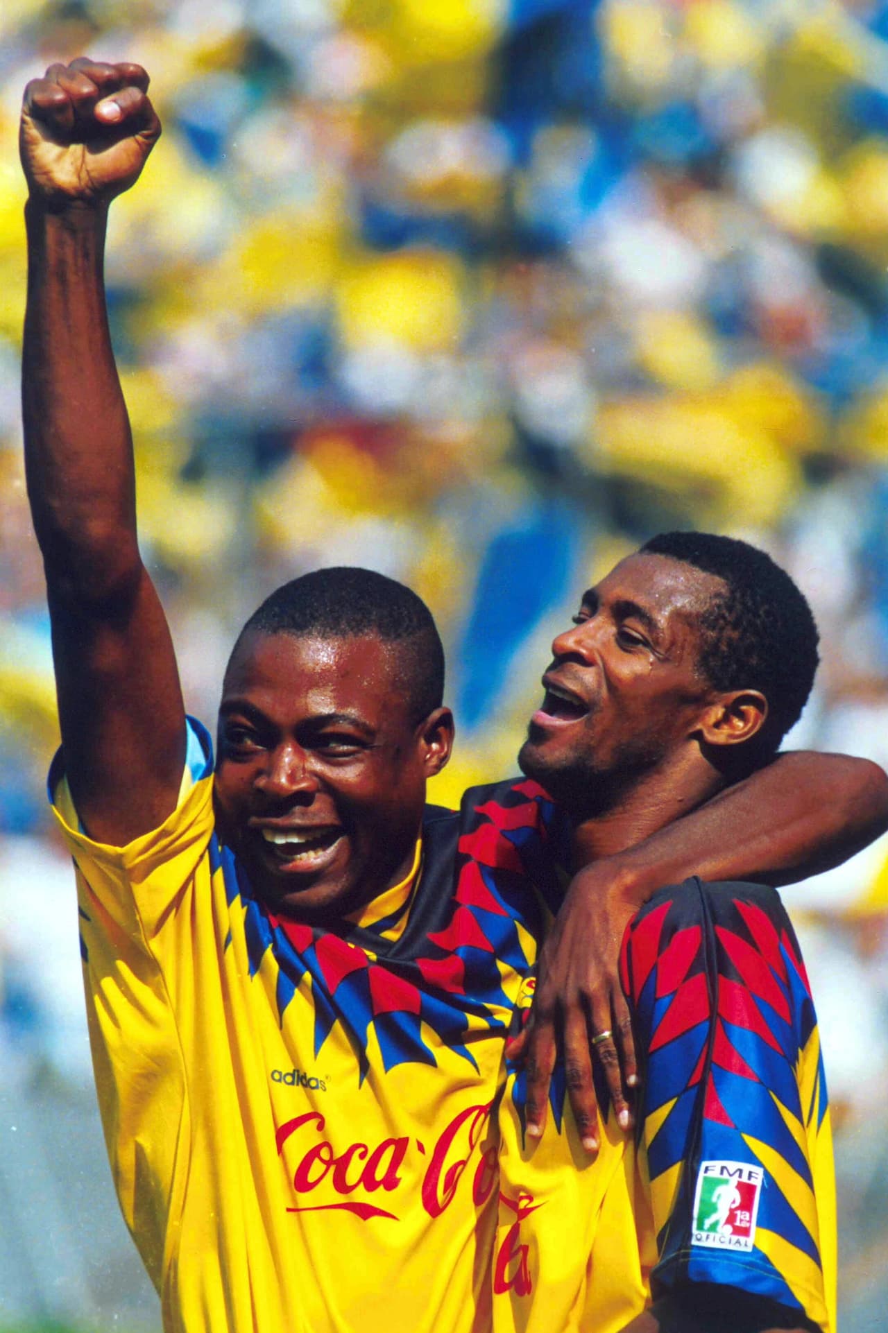 Aquel América de Benhakker contaba con Omam Biyik y Kalusha Bwalya, 'Las Abejas Africanas'.