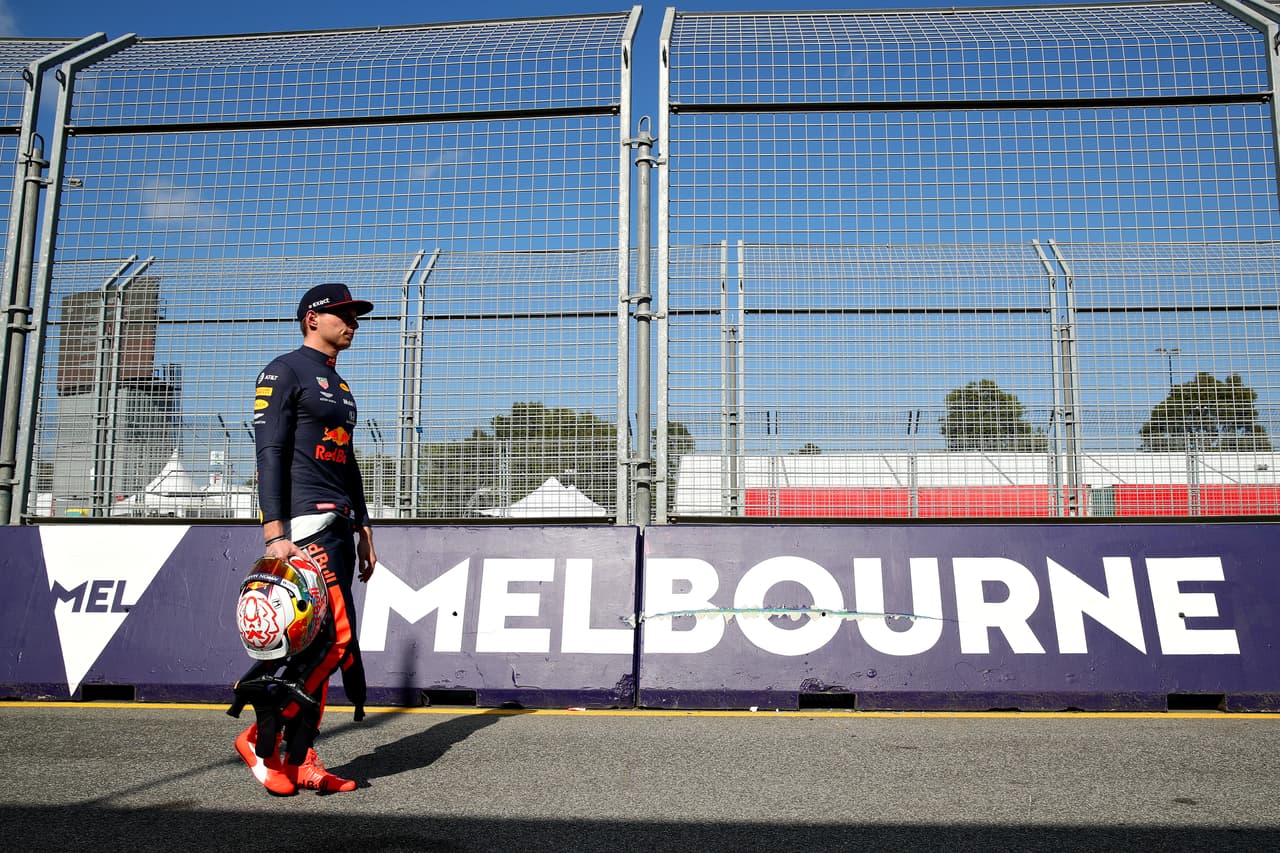 La Fórmula 1 se acerca cada vez más a su línea de partida y por ello la llegada de pilotos, sus momentos con los fanáticos y el ajuste de detalles hacen parte del previo del Gran Premio de Australia en Melbourne.