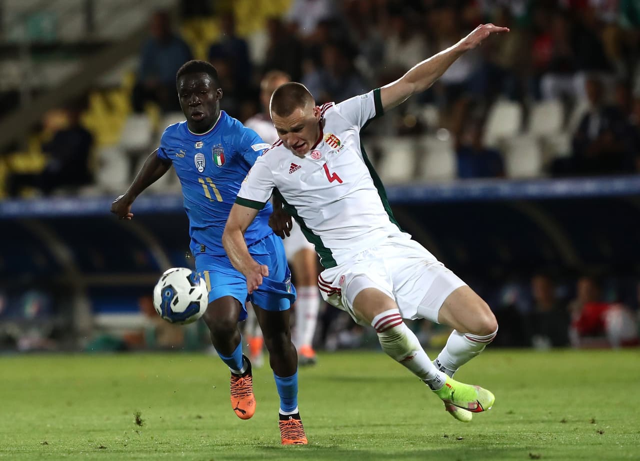 Las anotaciones del compromiso fueron hechas por Nicolo Varela y Lorenzo Pellegrini, la anotación de Hungría fue un autogol de Gianluca Mancini.