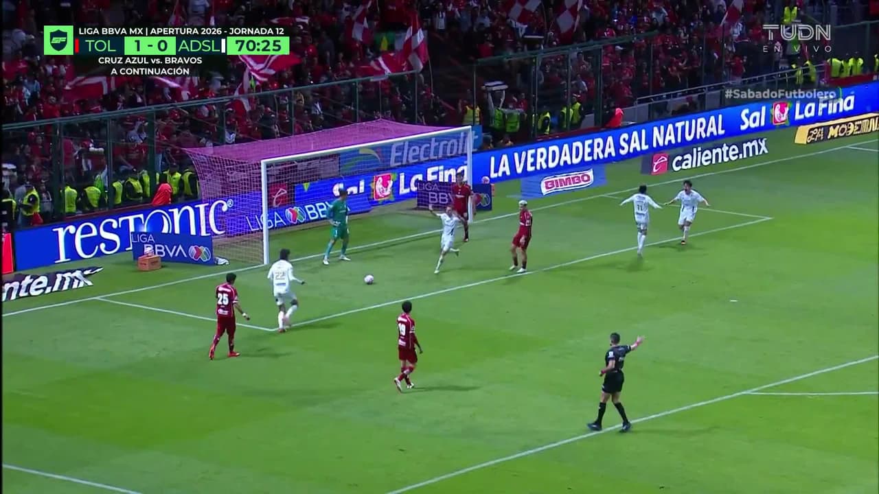 ¡Estremecedor golazo de Llorente para el 1-1 vs Toluca!