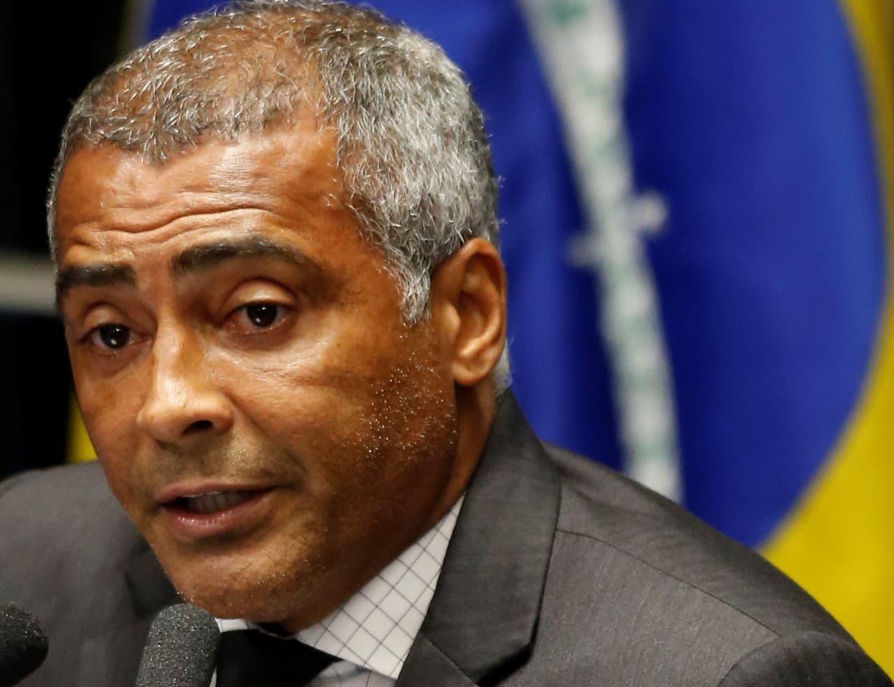 Romario. Se retiró en 2009 y ahora es Senador por Río de Janeiro en el Senado Federal de Brasil.