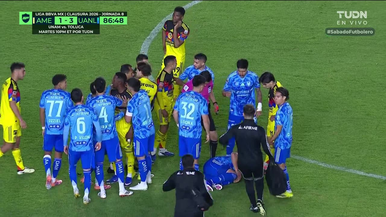 ¡Expulsión! El árbitro saca la roja directa a Lima.