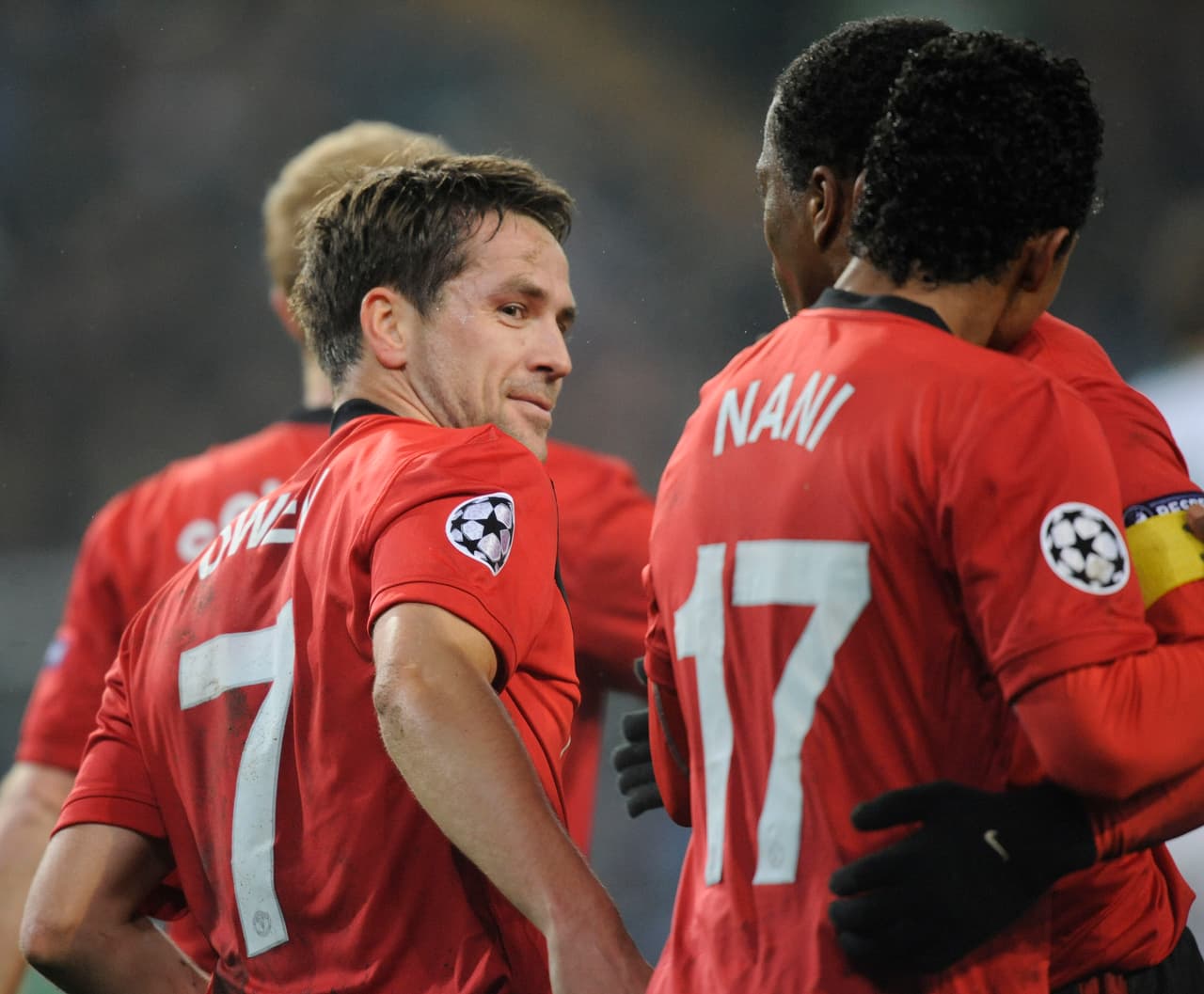 Se fue Cris y el primer valiente fue, Michael Owen. Aquel niño que maravillara al futbol con el Liverpool, pero que fracasara en el Real Madrid y luego en el Manchester United.