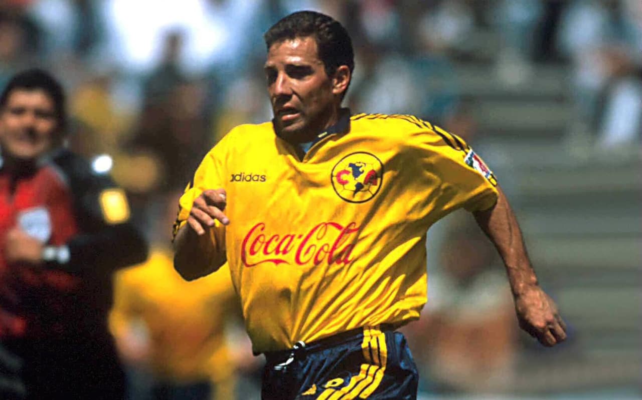 García Aspe estuvo de 1997 a 1999 con América, en un recorrido de 63 partidos en los que anotó 11 goles.