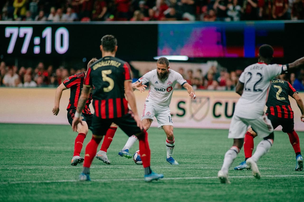 Con goles de Nicolas Benezet al 14 y Nick DeLeon al 78, el Toronto FC remonta y llega a la MLS Cup donde se enfrentarán al Seattle Sounders.