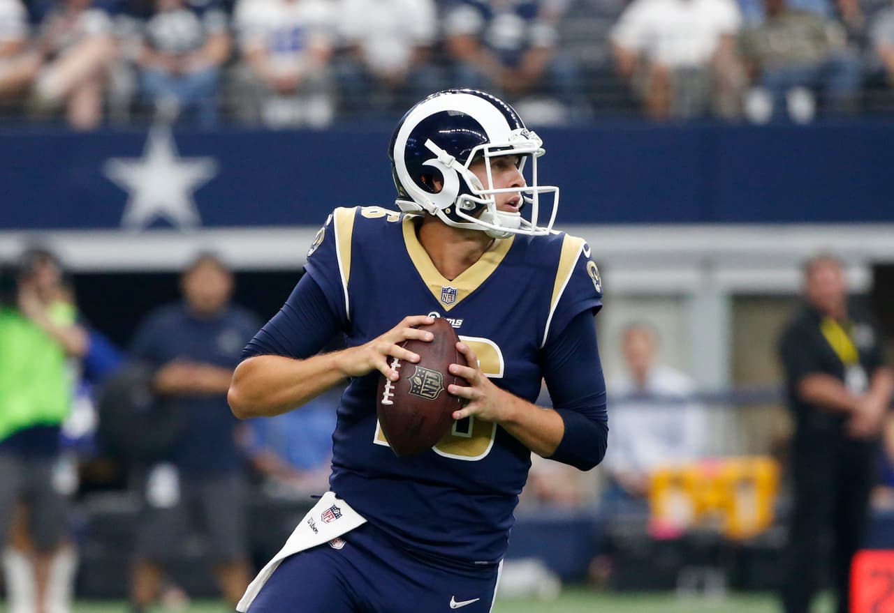 <b>Jared Goff (Rams) </b>El mariscal de campo de LA ha sido muy regular y está en el Top 10 de QB en Fantasy. Ha lucido en dos visitas con más de 18 puntos y, aunque reciben a Seattle, le siguen juegos asequibles contra Jacksonville y Arizona.