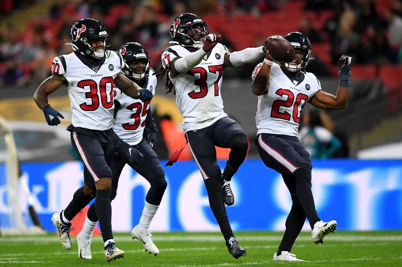 Houston Texans tuvo una pérdida importante, J.J. Watt estará fuera por el resto de la temporada, pero eso no impidió que la defensa realizara un gran esfuerzo ante los Jaguars, lo que terminó en una victoria de 26-3 en estadio de Wembley en Londres. Su récord es de 6-3.