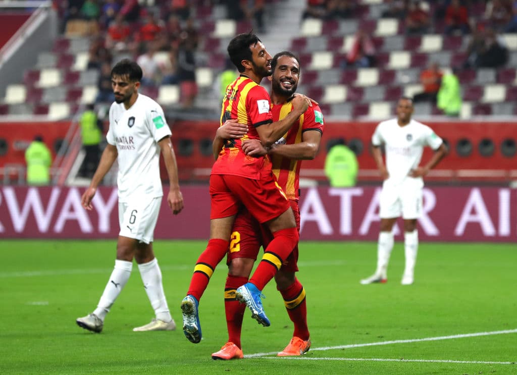 Con hat-trick de Hamdou Elhouni, doblete de Badri y uno m´ás de Derbali, el Es Tunis venció 6-2 al Al Sadd de Xavi Hernández.