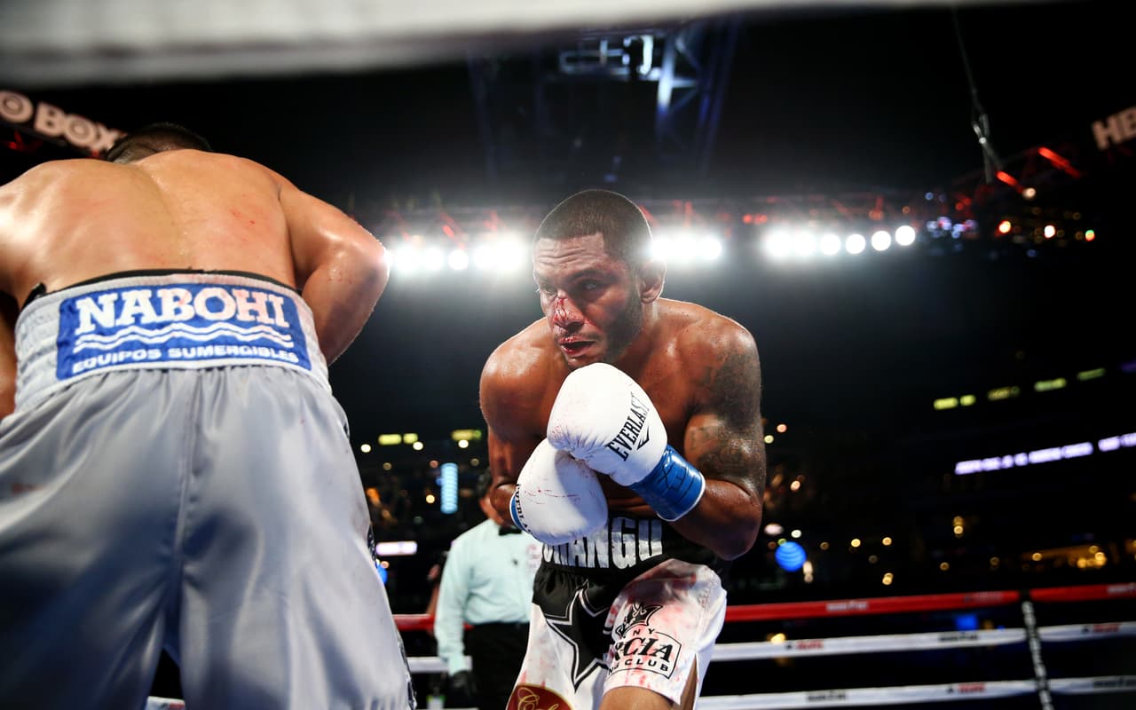 ARLINGTON, TX - SEPTEMBER 17: Joseph Diaz Jr., left, fights Andrew Cancio, right, during the NABF Featherweight fight at AT&T Stadium on September 17, 2016 in Arlington, Texas. (Photo by Ronald Martinez/Getty Images)