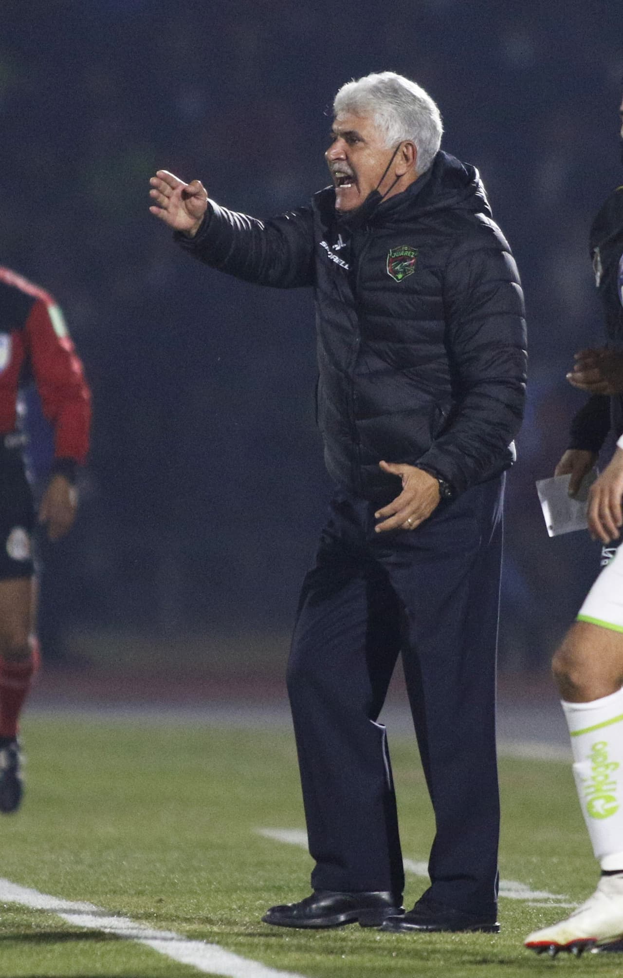 Las indicaciones en el banquillo de Juárez se hacían presentes.