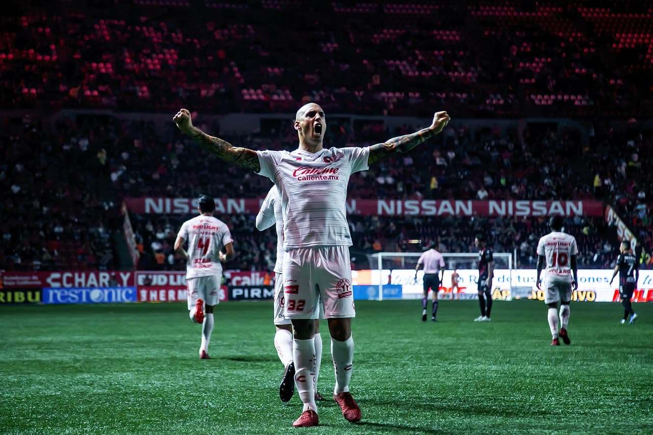 Los Xolos se ilusionan con la LIguilla tras vencer a los Tiburones Rojos.