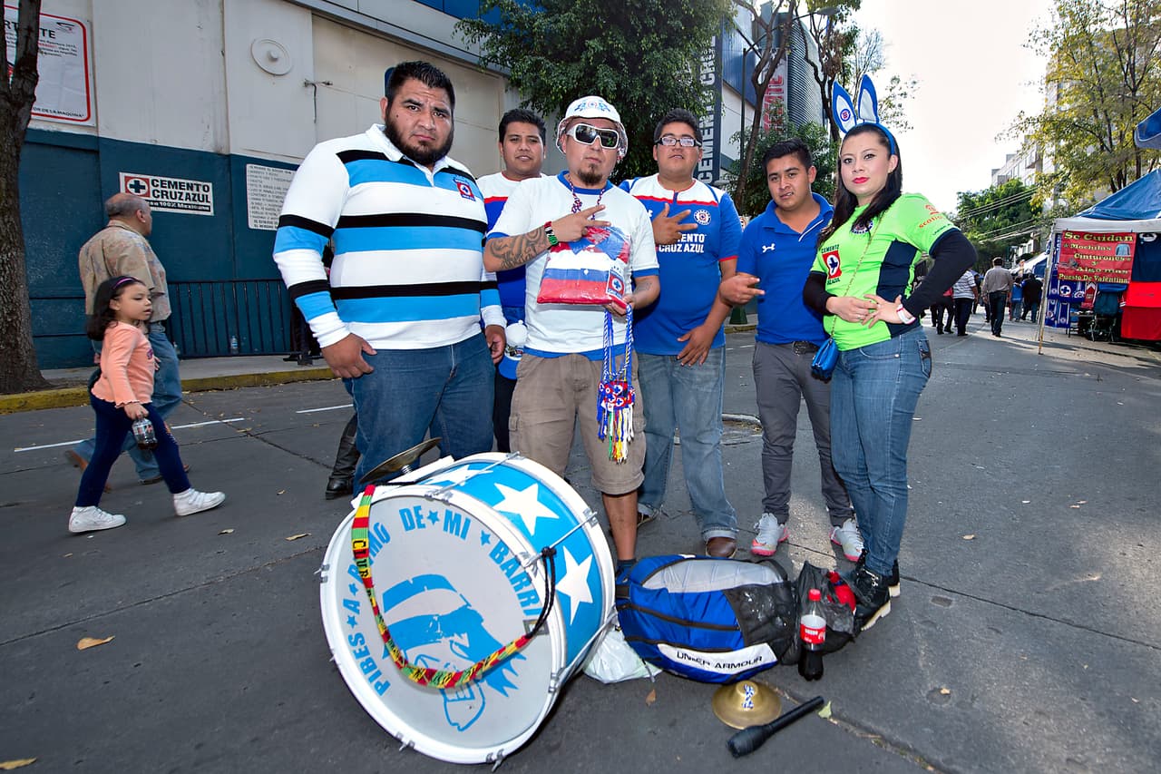 El colorido de la afición en la Jornada 16