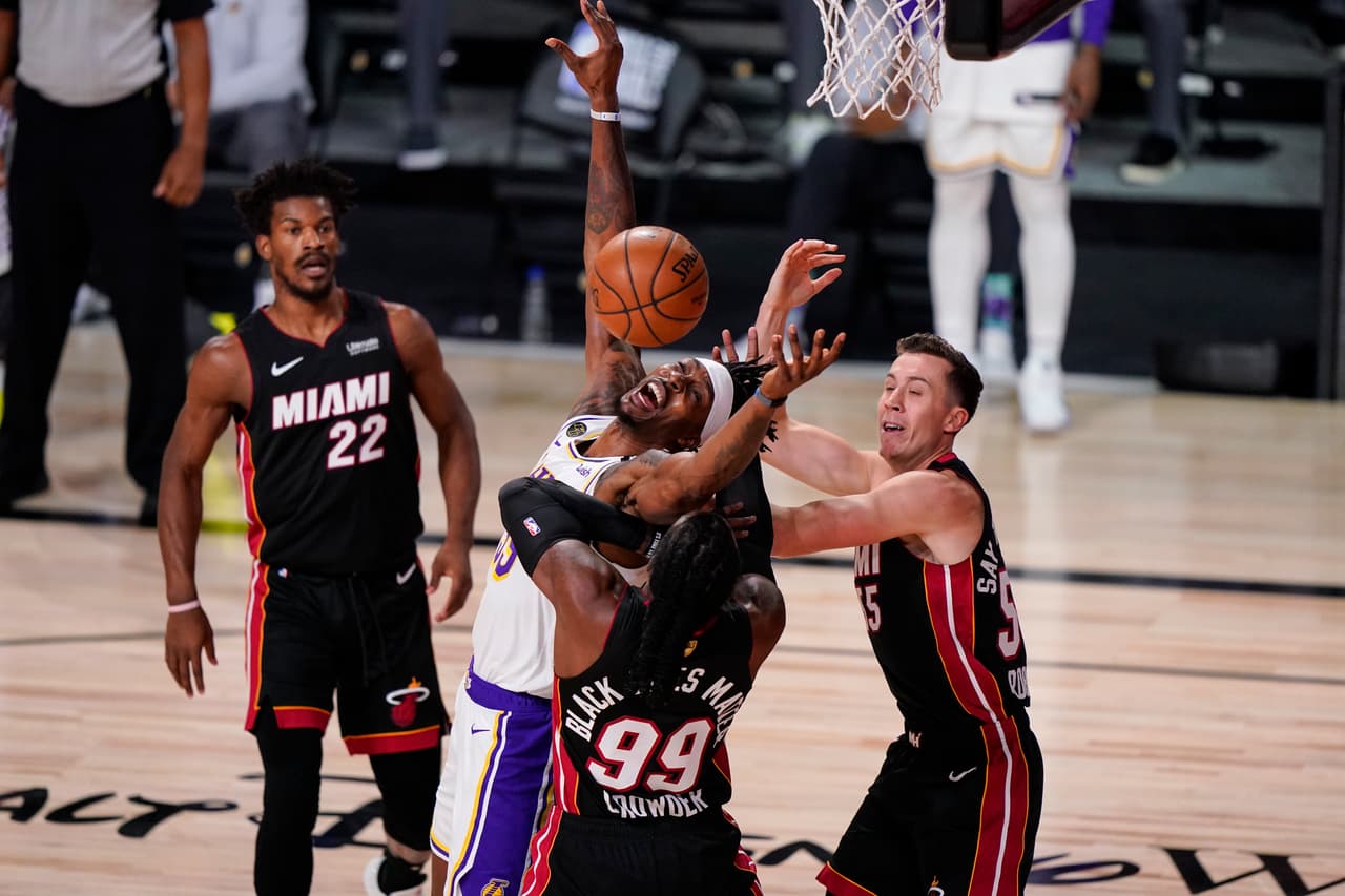 Miami Heat consigue la hazaña de vencer a los Lakers 104-115 sin dos jugadores titulares, Jimmy Butler sale inspirado, anota 40 puntos y consigue su primer triple doble en Finales de NBA.