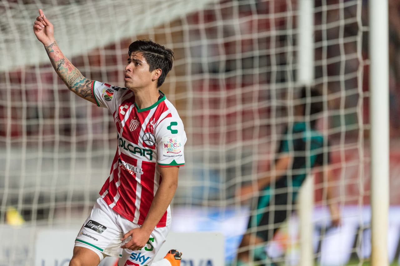 El chileno Víctor Dávila es el primero en la tabla de goleadores del Apertura 2018 gracias a tres goles en igual cantidad de partidos con el Necaxa, en un recorrido que fija las miradas en él.