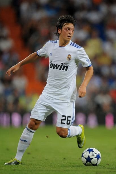 ¿Quién puede poner en duda que el alemán Mesut Özil fue de las mejores sorpresas de Sudáfrica 2010? Ahora con el Real Madrid, Özil, de quien se dijo que juega mejor que Messi, se espera que reitere lo hecho con Alemania y no tarde en dar resultados.