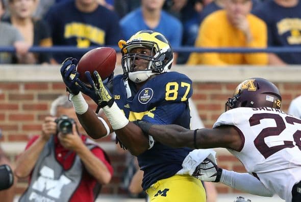 ¿Quién mejor que un ala cerrada para entender la importancia del físico de jugar más cerca de la línea del touchdown? Con 6-5 y 230 libras, y con grandes habilidades, la ex estrella de Michigan está obligado a ser un dolor de cabeza en el campo. La pregunta que los scouts tienen sobre Funchess es si él tiene la velocidad para desmarcarse en campo abierto. Pero en campo corto, con su altura, Funchess no tendrá problema para ser una amenaza.