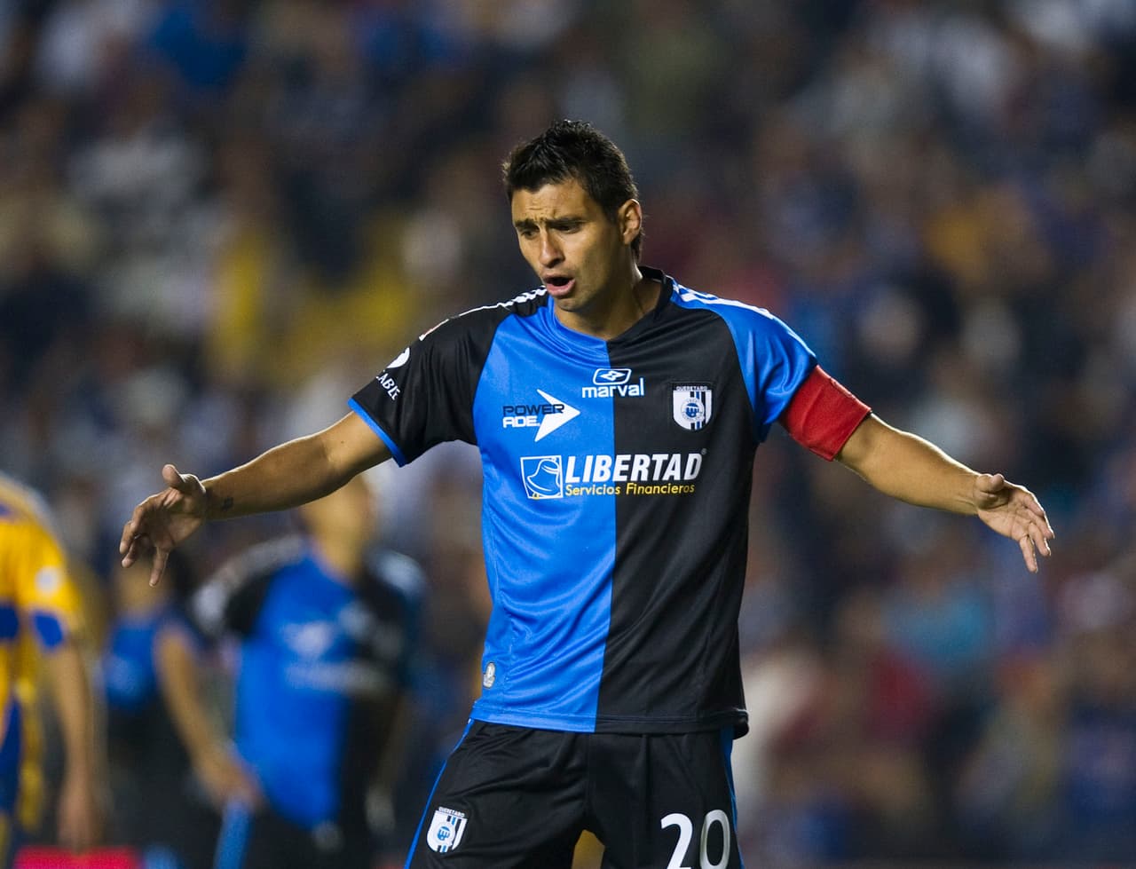 El jugador uruguayo es bien valorado en México y Argentina: Carlos Bueno llevó al Querétaro a su primera liguilla.