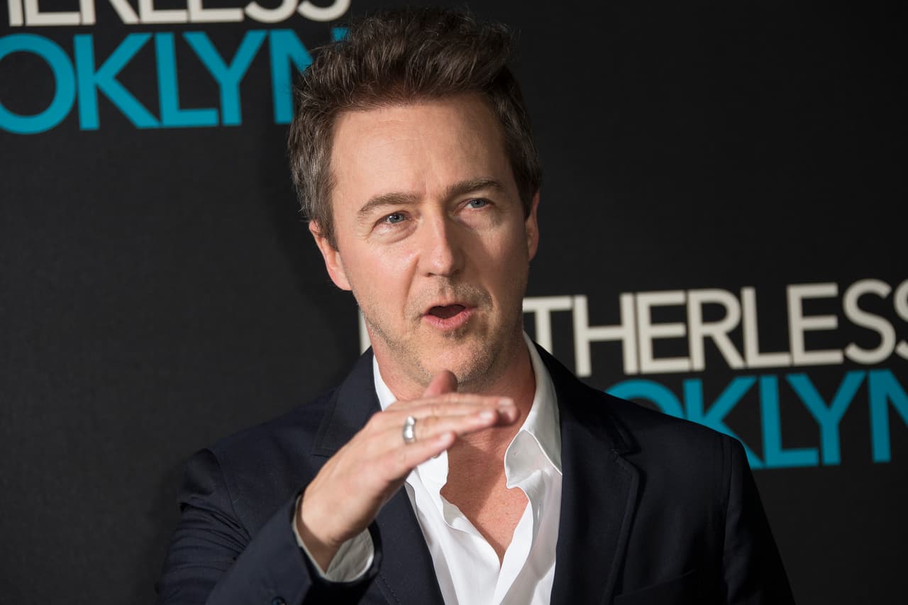 Edward Norton - Con un reconoido abuelo arquitecto y un prestigioso padre bogado, el reconocido actor de numerosas películas sntió presión per tener una carrera universitaria.