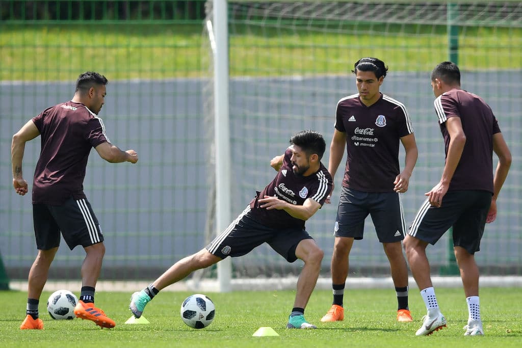 Los suplentes realizaron trabajos con el balón para no perder ritmo con miras al segundo partido del equipo.