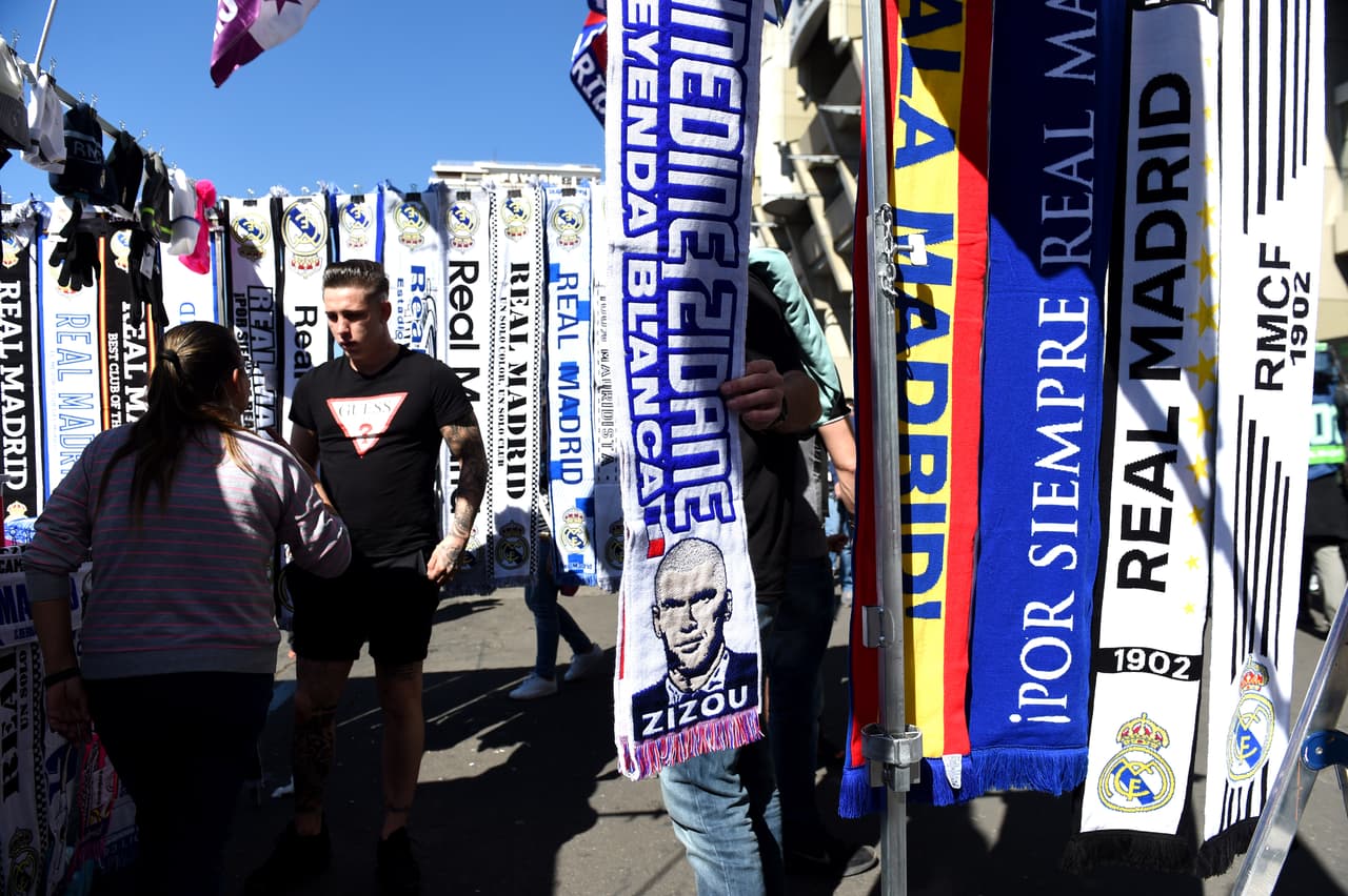 El regreso de Zinedine Zidane al banquillo técnico del Real Madrid ha regresado algo de ilusión y esperanza en la afición merengue que, a pesar de que son pocas las posibilidades de pelear La Liga, llegó este sábado en buen número al Santiago Bernabéu para ver el duelo ante el Celta.