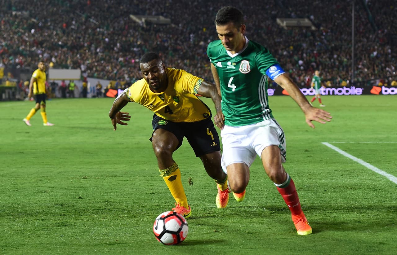 <b>Rafael Márquez</b> (Atlas) el capitán siempre está listo para vestir la playera verde ya sea para jugar o apoyar al grupo desde la banca.