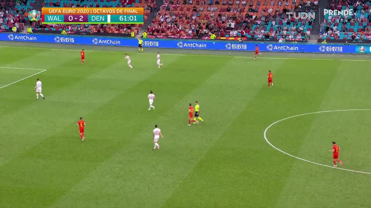 ¡TIRO ATAJADO! disparo por Jannik Vestergaard.