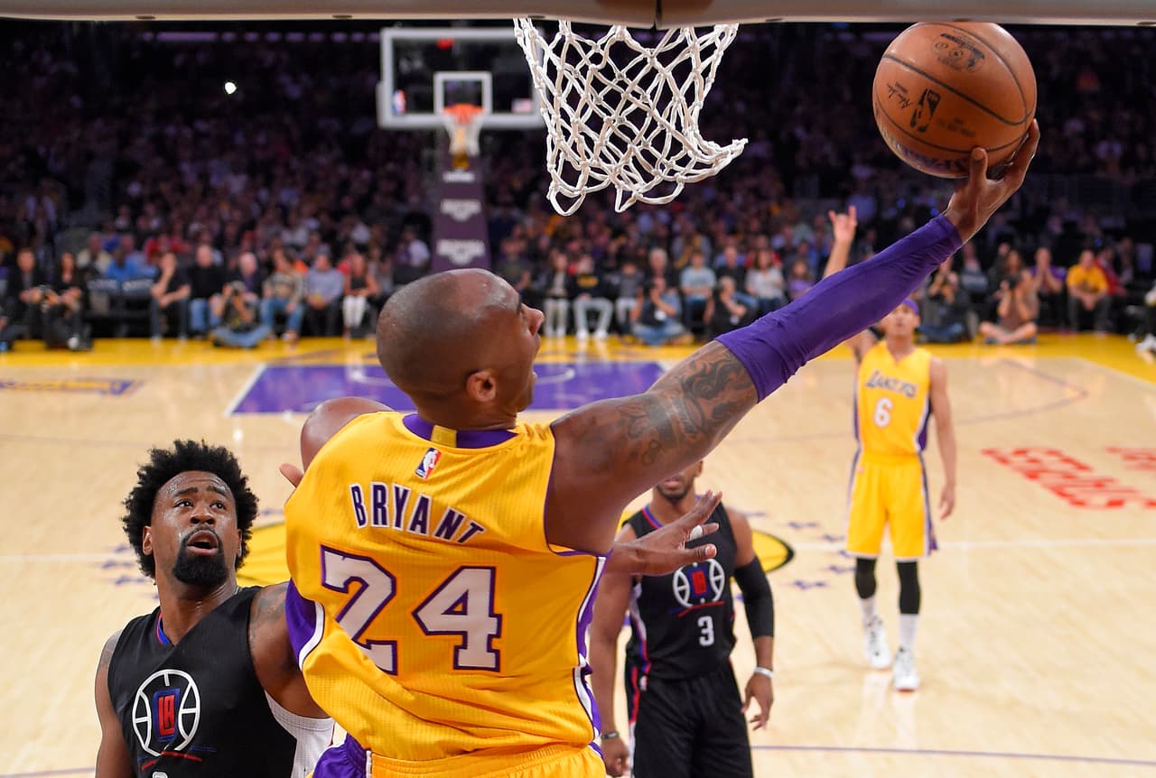Cuarto lugar, Kobe Bryant con 33,643 puntos.