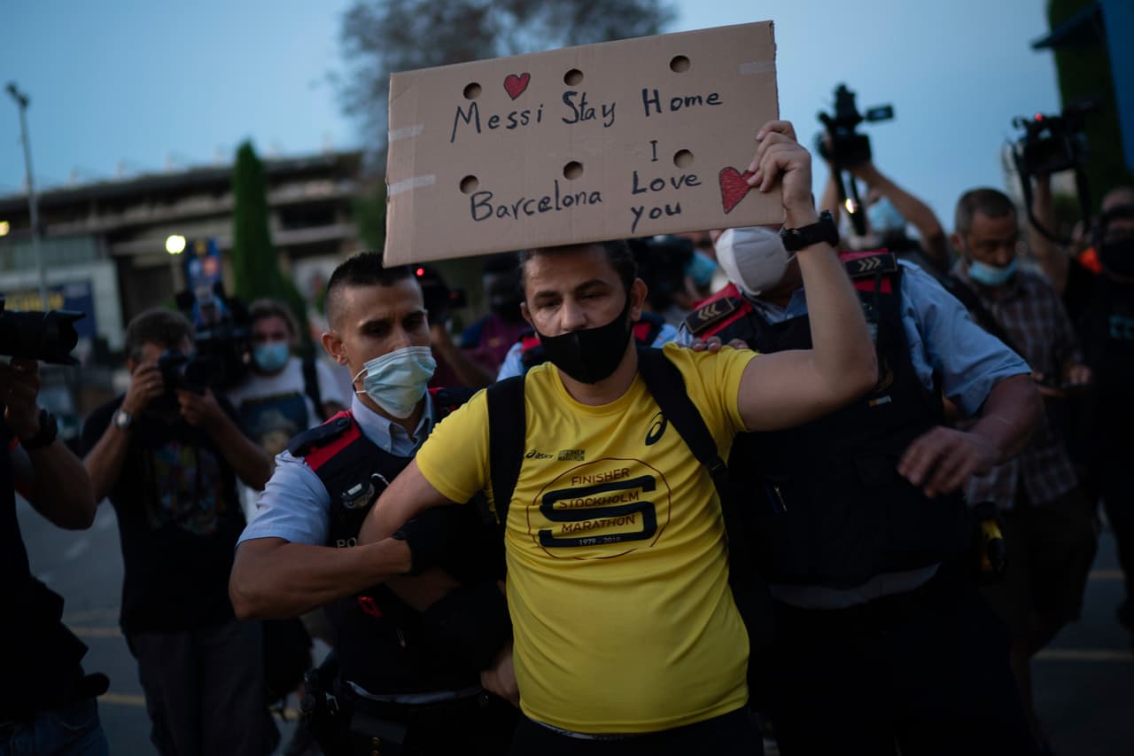 Aficionados del Barcelona contra Bartomeu